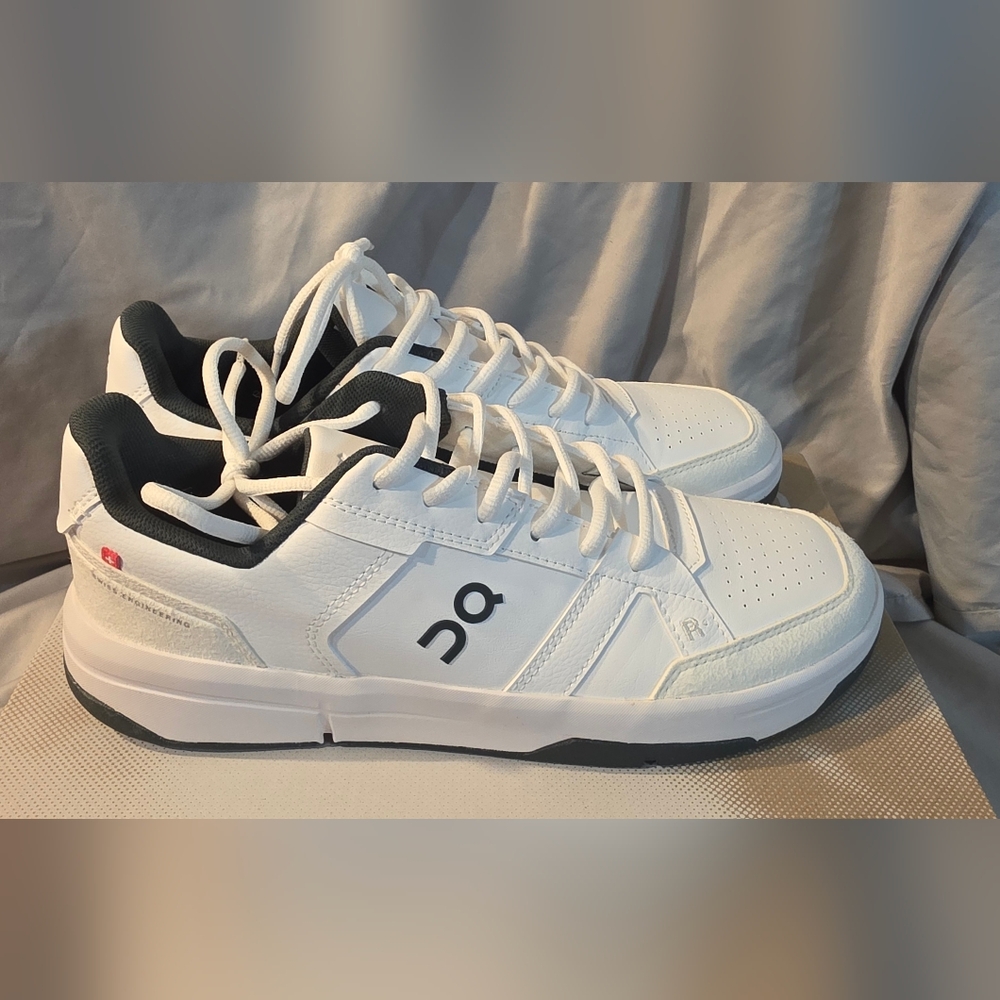 On The Roger Clubhouse Tennis Shoes White Evergreen Womens Size 9.5 NWB